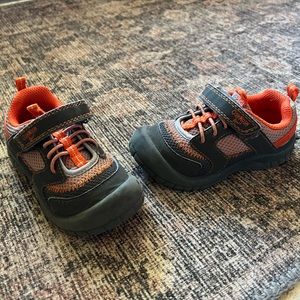 OshKosh B’gosh toddler boy shoes